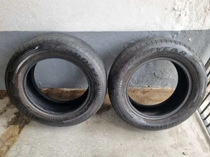 02 Pneus Goodyear 195 / 65 / R15 Meia Vida