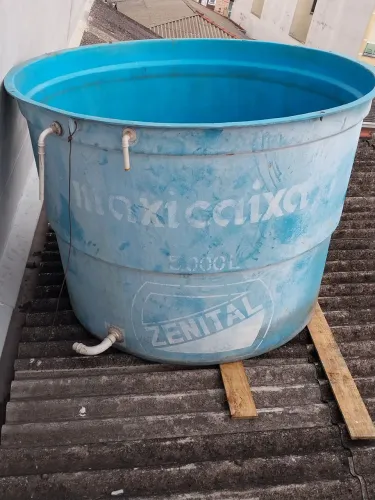 Caixa d'água 5mil litros muito boa ideal para lava rápido,