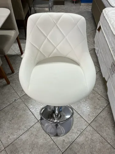 Banqueta Keva de Corino com regulagem de altura