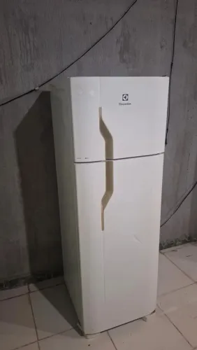Geladeira Electrolux faço entrega