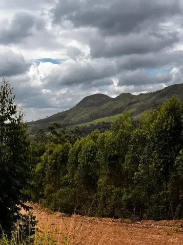 Casa de condomínio para venda tem 1000 metros quadrados em Dona Catarina - Mairinque - SP