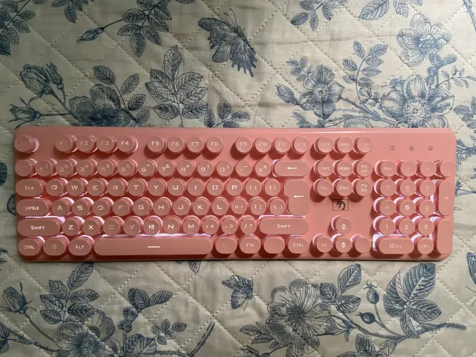 Teclado gamer rosa com led branco sem fio