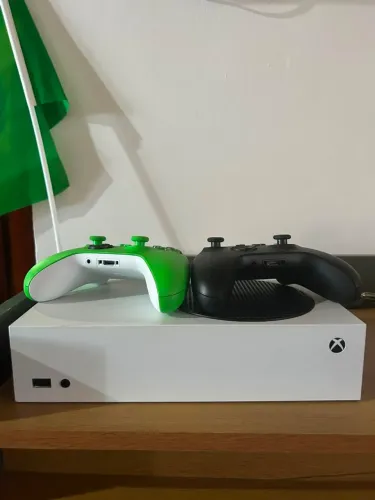 XBOX SERIES S 512G + 2 CONTROLES MIDIA DIGITAL