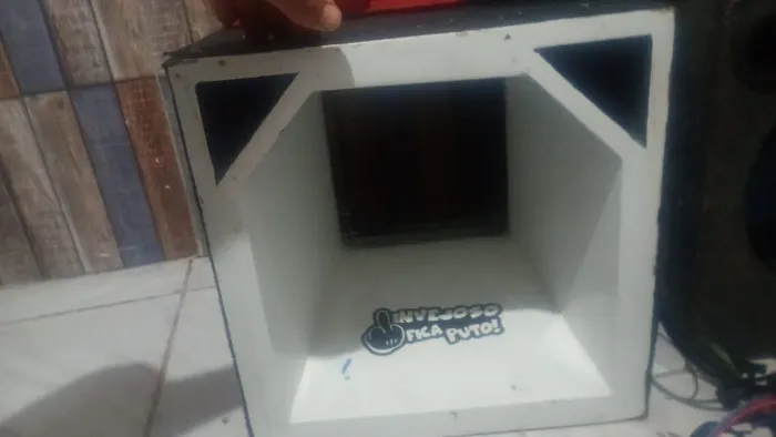 Caixa de médio de 12 
