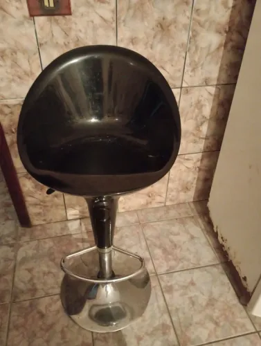 Vendo essa banqueta preta por 160 reais