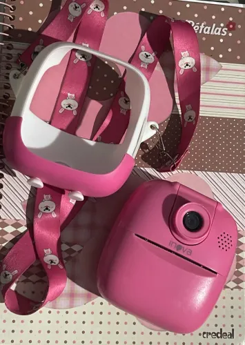 Câmera infantil com impressão divertida