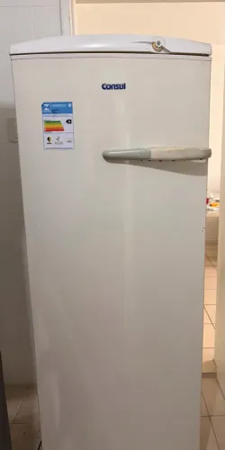 Geladeira Consul 300L em boas condições
