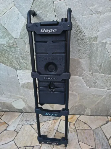 Escada traseira cabine Scania série 4 série 5 G/R com reservatório de água