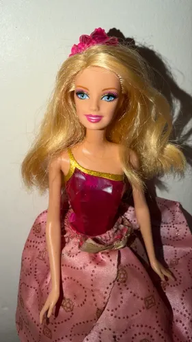 Boneca Barbie escola de princesas