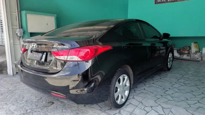 Hyundai Elantra GLS 1.8 16V Aut. 2012