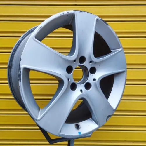 Roda Guidon Mercedes CLA 250 17x7,5 5x112 Eur Un