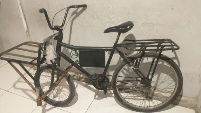 Bicicleta cargueira água e gas