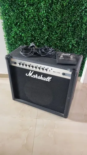 Amplificador cubo Marshall MG 101 CFX 