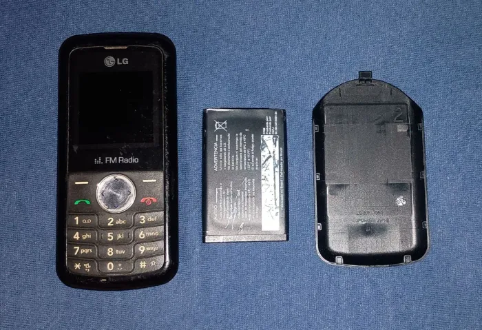 LG KP105b - Com Bateria - Não Liga / Para Peças