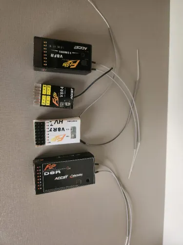 Kit com 4 Receptores FrSky ACCST D8 Originais - V8R7, D8R, V8R4 e V8FR HV