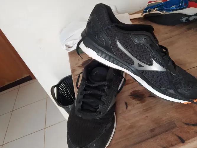 Tênis Mizuno original 44