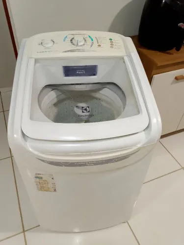 Vendo máquina de lavar Eletrolux 10 kg 