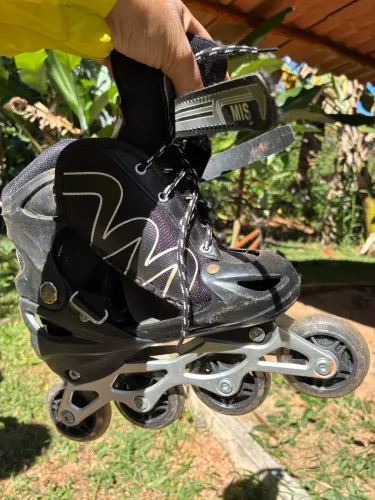 Patins inline ajustável marca MIS, tamanho regulável do 35 ao 38.