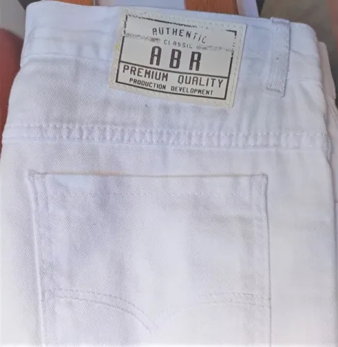 calça jeans branca