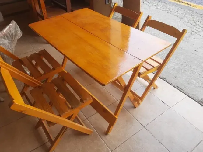 Mesa top de madeira nobre tamanho 1,20x70 +4 cadeiras para bar,restaurante,casa