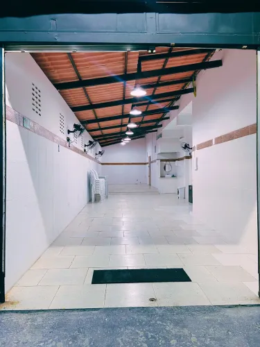 ALUGO PONTO COMERCIAL