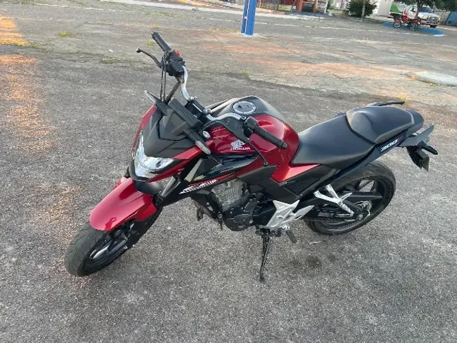 Cb Twister 2025 sem detalhes