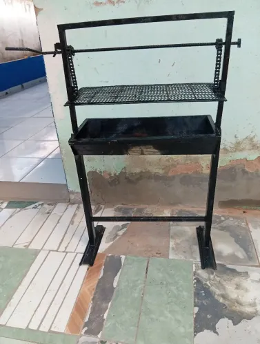 CHURRASQUEIRA USADA À VENDA