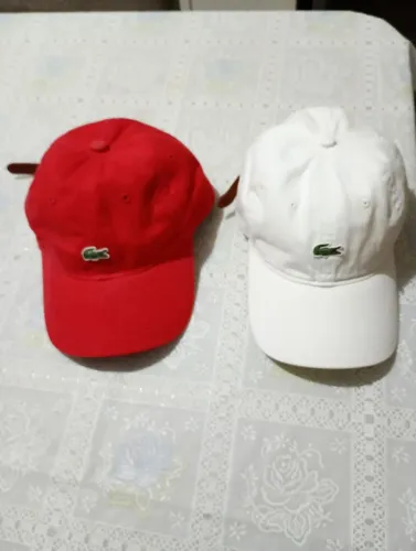 Bonés Lacoste