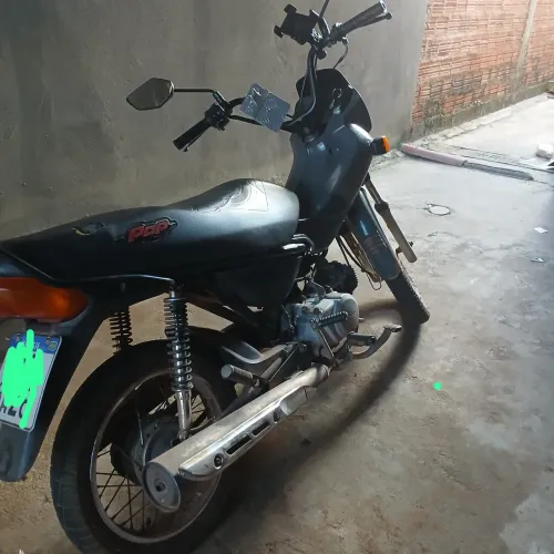 Moto 100