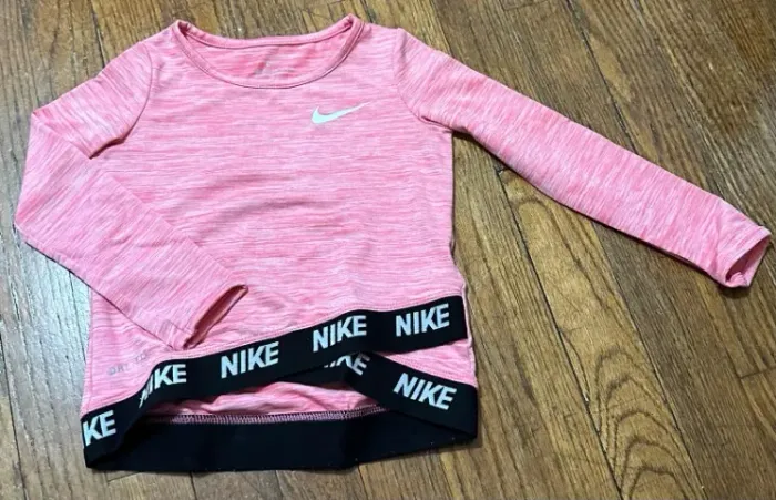 Camiseta Nike dri-fit tamanho 2 anos importada (Desapego)
