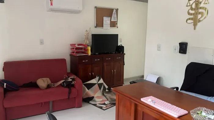 Imóvel Comercial Térreo com 100 m² com recepção, 2 salas - Marambaia - Belém - PA