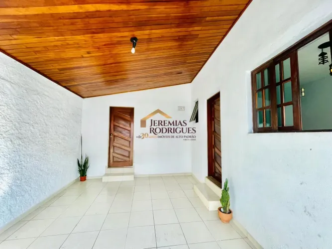 Casa para locação no Centro em Pindamonhangaba/SP.