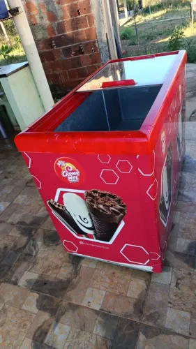 Vendo freezer tampa de vidro metal frio.