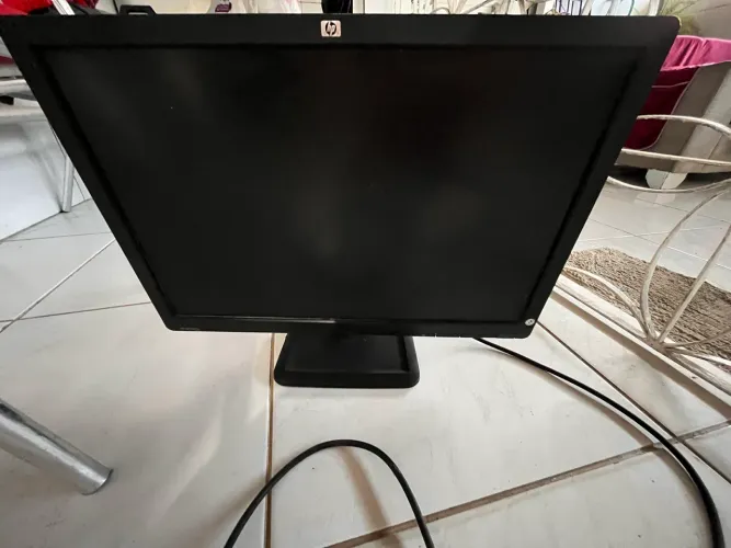 Monitor HP LE2201w 22 Polegadas (Detalhe na Tela) - Funcionando