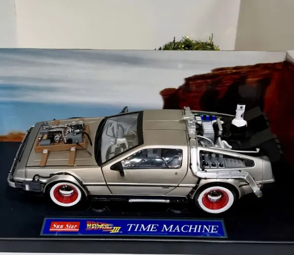 Miniatura 1:18 carro Delorean De Volta para o Futuro 3 em metal