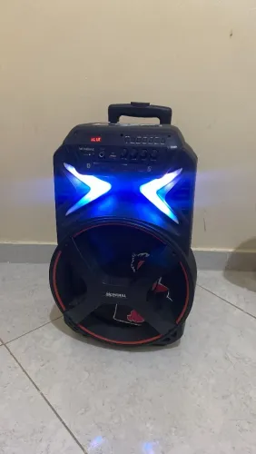 CAIXA DE SOM PORTÁTIL MONDIAL BLUETOOH + LUZES LEDRODINHAS-R$350 apenas entrega em mãos