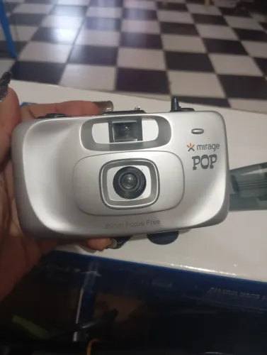 Máquina fotográfica relíquia