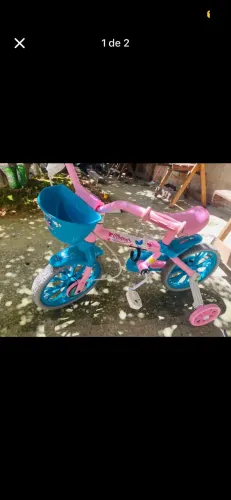 Bicicleta infantil menina