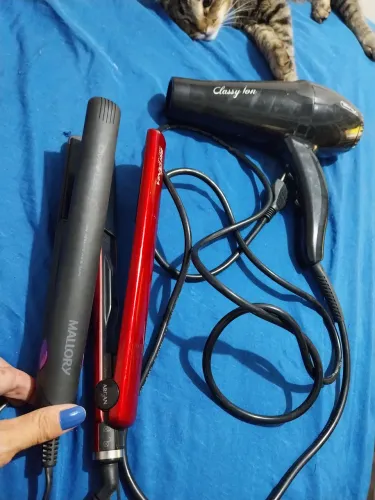 Secador e chapinha de cabelo