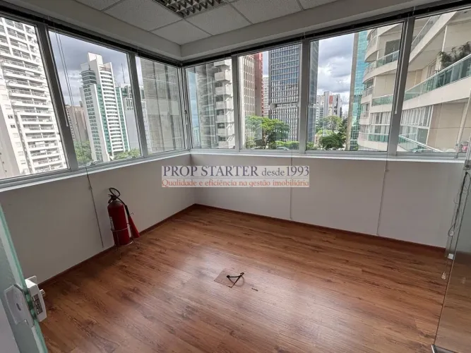 Sala comercial para locação nos Jardins
