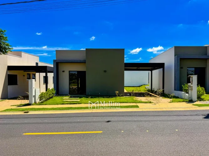 Casa nova no Cond. Fenhouse - 3 dormitórios sendo 1 suíte, quintal para piscina, de frente