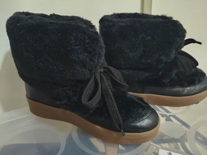 Bota cano curto Schutz