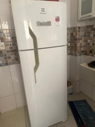 VENDO Geladeira