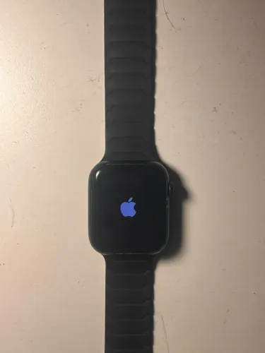 Apple Watch Séries 8 45mm Preto - com 1 carregador e 5 pulseiras. 