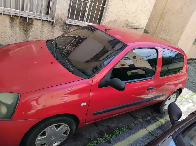 Renault Clio Hi-flex 1.0 16V 3P 2011