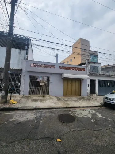 Terreno 8,5 x 50m de fundos, 3 casas de aluguel, garagem para 2 autos