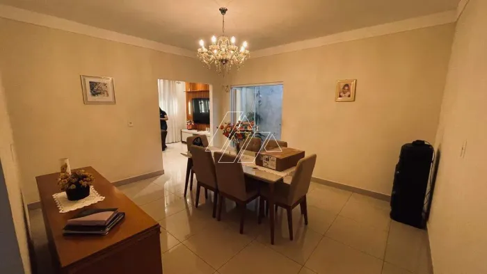 Casa à venda no bairro Santa Antonieta Marília/SP