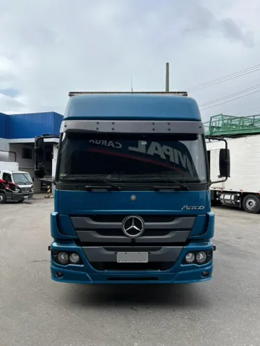 M.BENZ / ATEGO 2430 (6x2) Ano 2014 - Com Baú