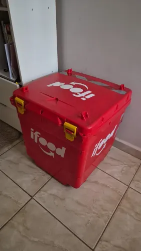 Bau 110 litros + suporte universal