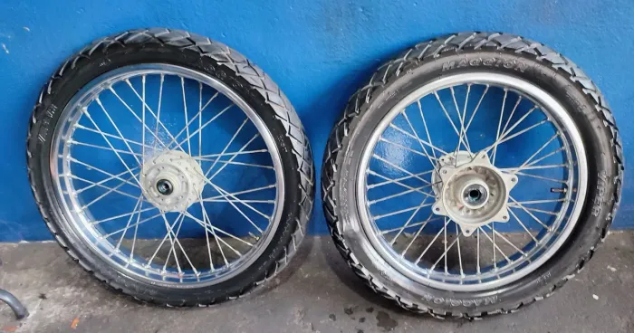 Par Rodas Bross XRE 190 originais